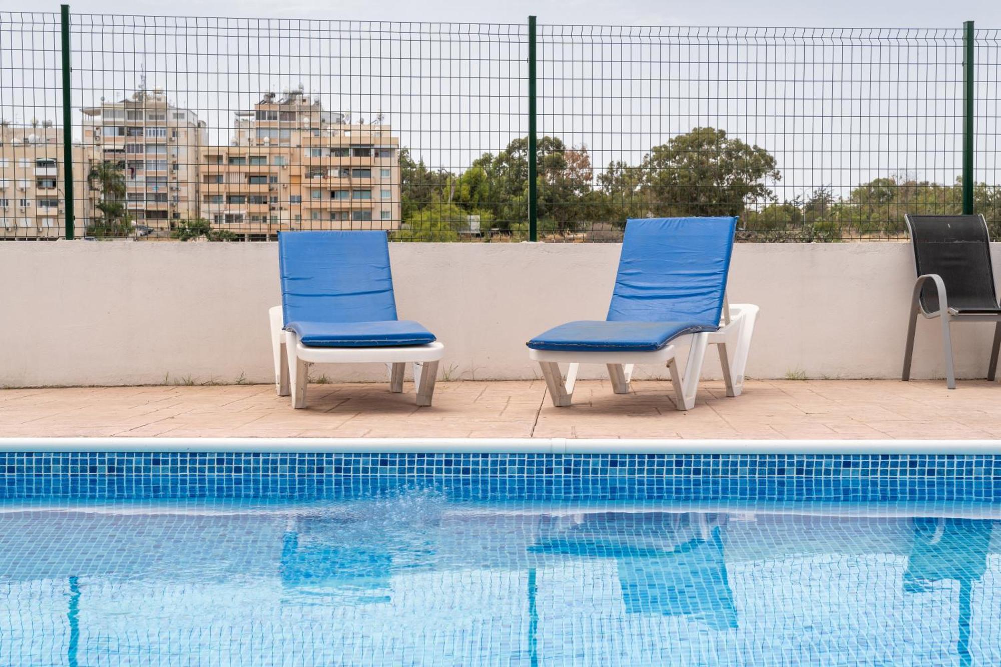 Kave Blue Mackenzie 1 Bdr Flat With Pool Lárnaca Exterior foto